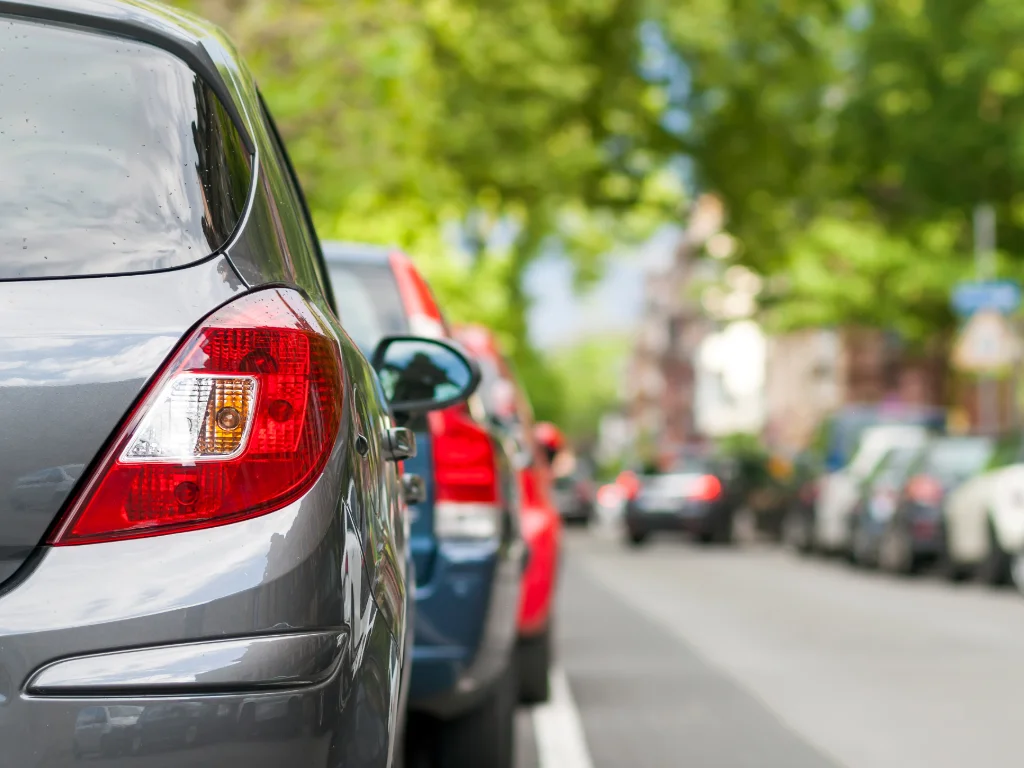 ZBE en Granada: los mejores coches de segunda mano con etiqueta ECO para circular por el centro sin restricciones